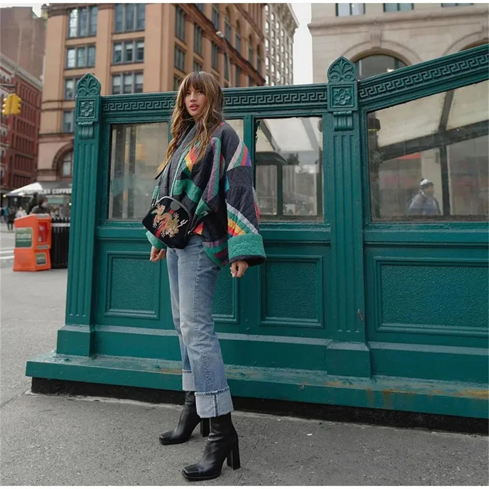 De Heritage Knitjas – Polokraag en Grafisch Patroon