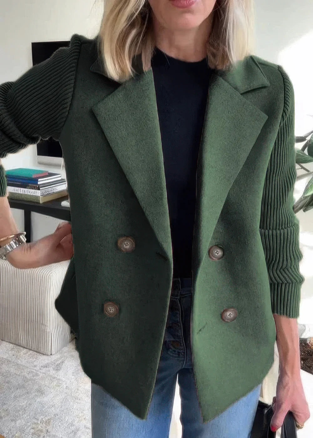 ANNE™ | Tijdloze Elegantie in een Mantel